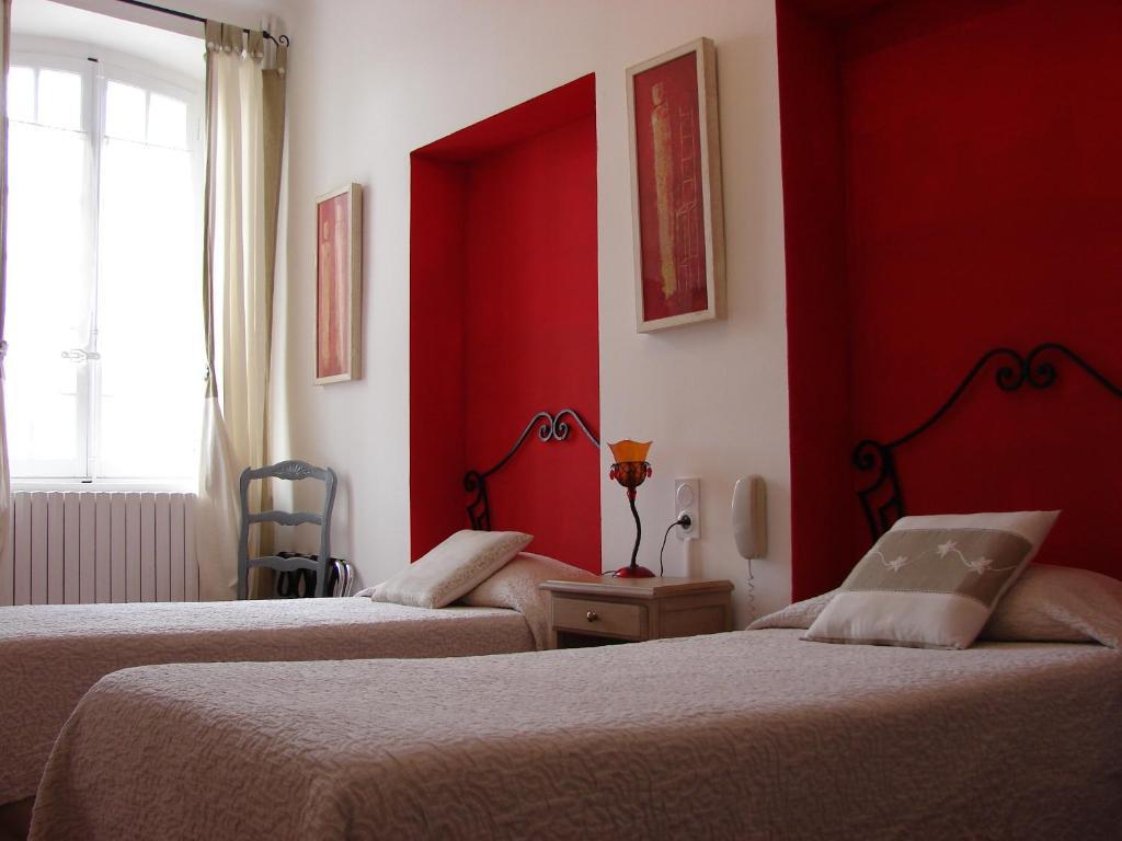 Hôtel Le Siècle Mazan Quarto foto